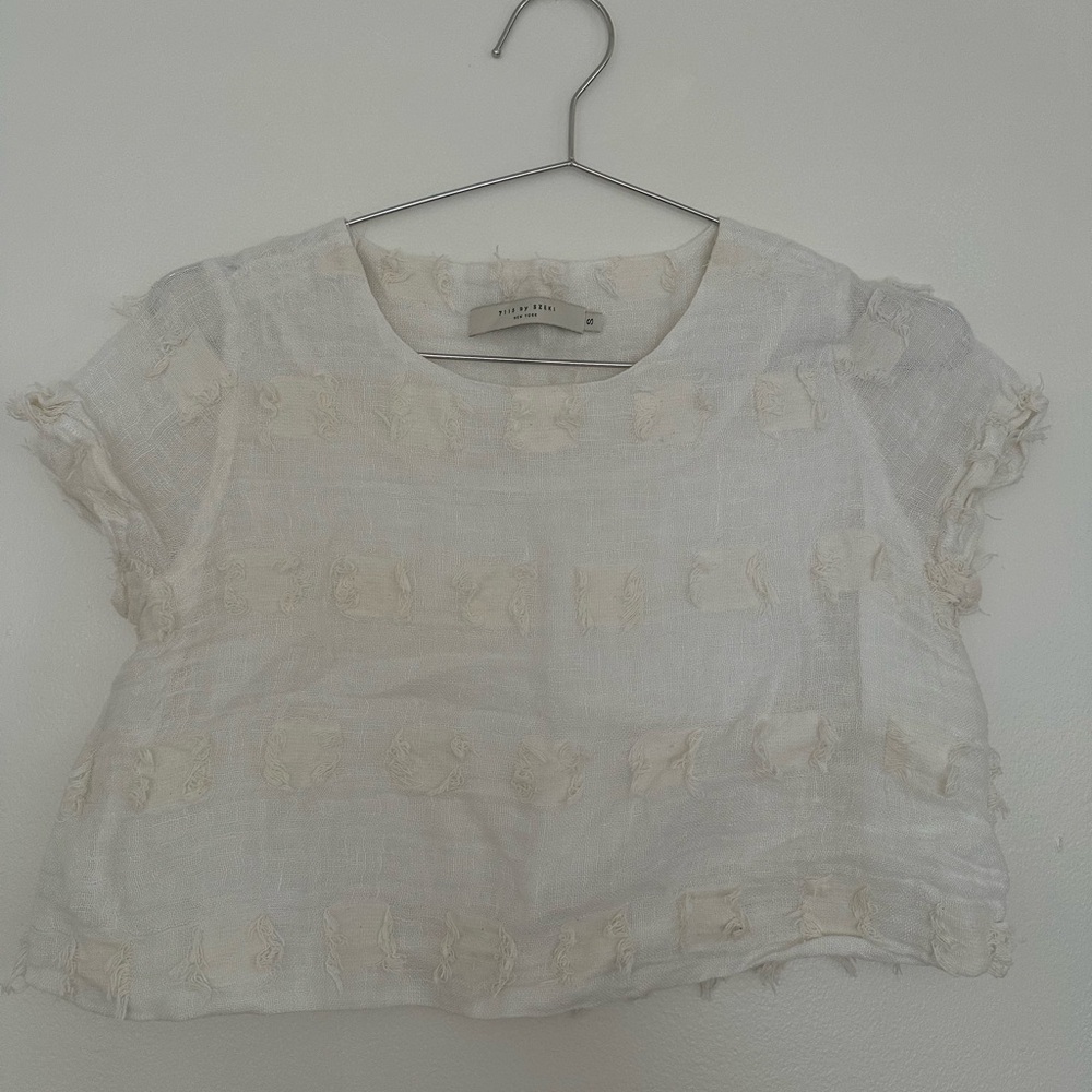 7115 by Szeki Textured Cream Top
